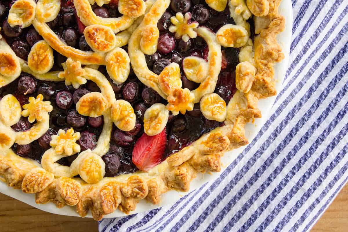 mixed berry pie