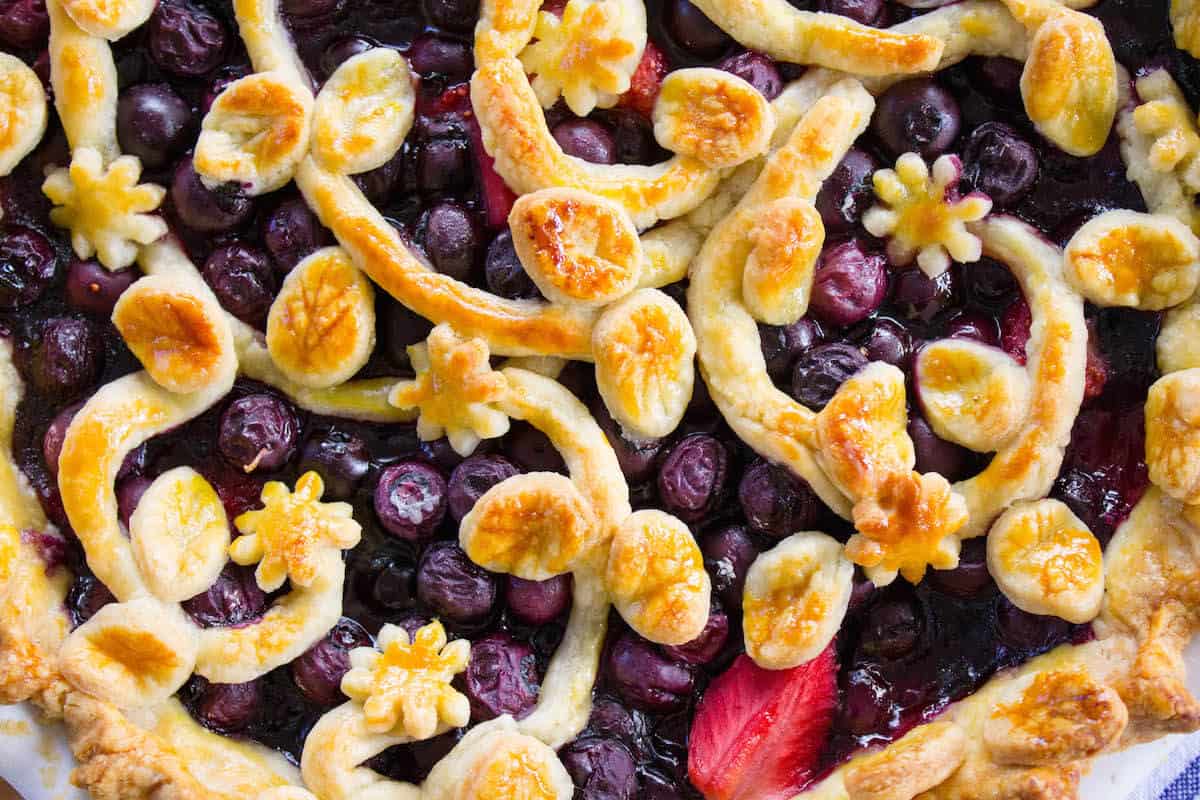 mixed berry pie