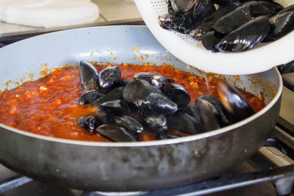 mussels with marinara