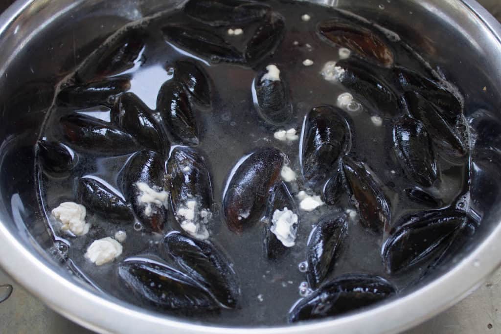 mussels with marinara