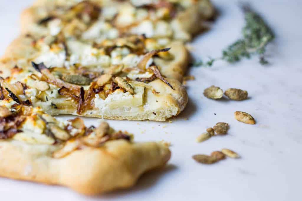 apple chevre flatbread 