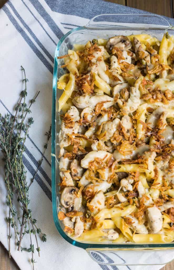 French Onion Pasta Bake - A warm and cozy meal reminiscent of French onion soup! Recipe via MonPetitFour.com