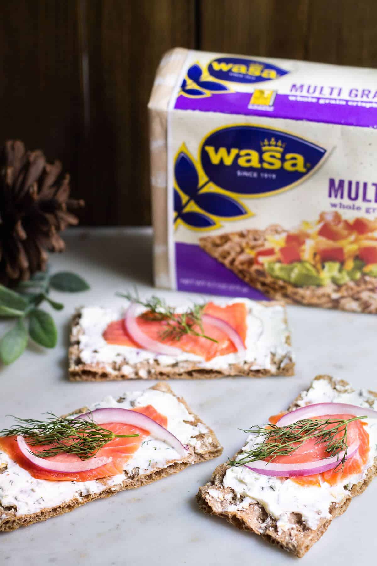 Smoked Salmon Tartines: the perfect Holiday appetizer! Recipe via MonPetitFour.com