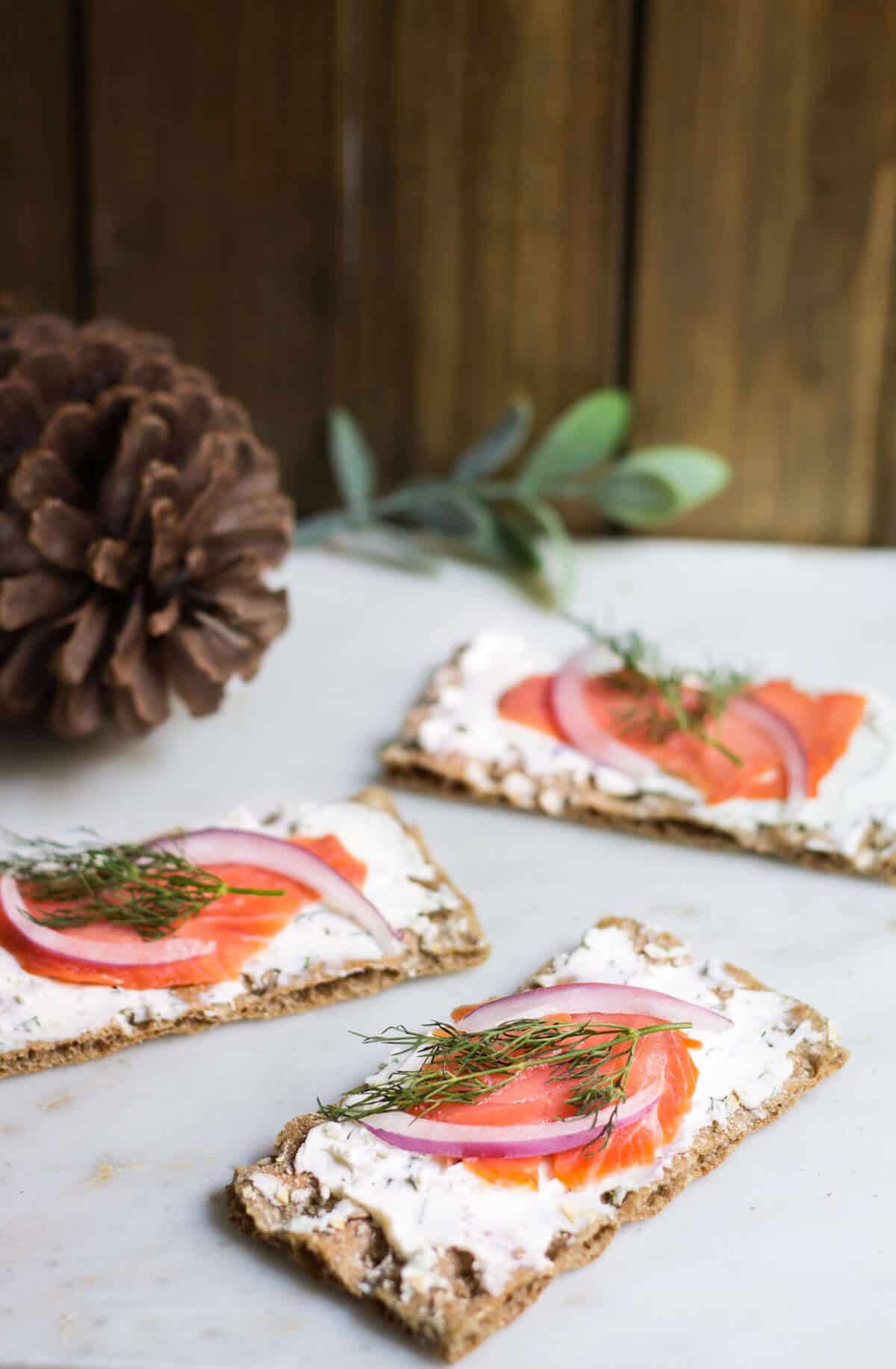 Smoked Salmon Tartines: the perfect Holiday appetizer! Recipe via MonPetitFour.com