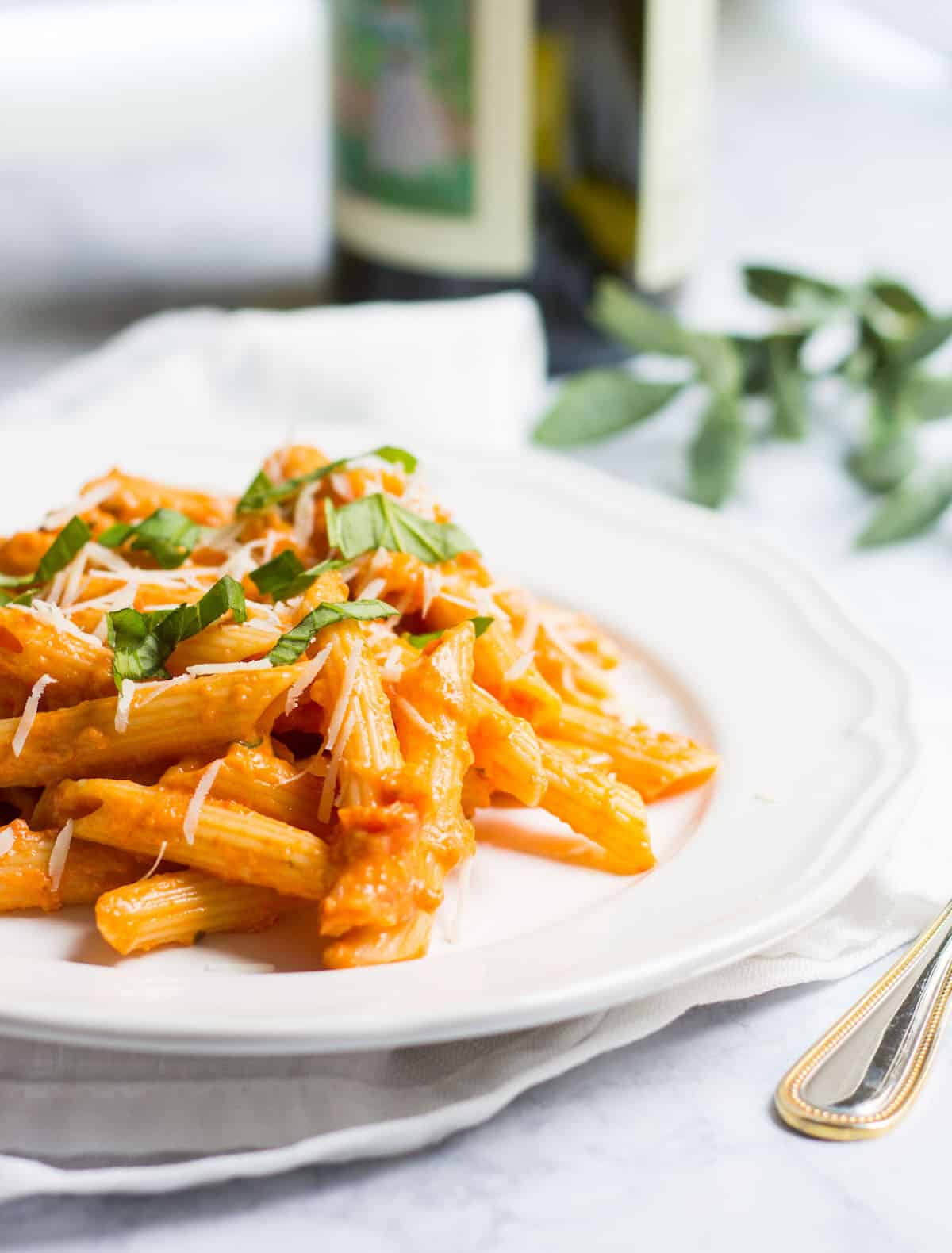Pasta with Tomato Cream Sauce (sauce tomate à la crème): Creamy pasta that tastes like it was made my a professional chef! Recipe via MonPetitFour.com