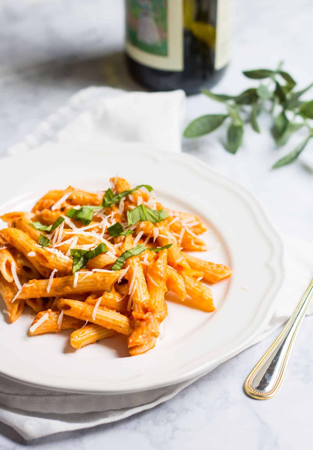 Pasta with Tomato Cream Sauce (sauce tomate à la crème): Creamy pasta that tastes like it was made my a professional chef! Recipe via MonPetitFour.com