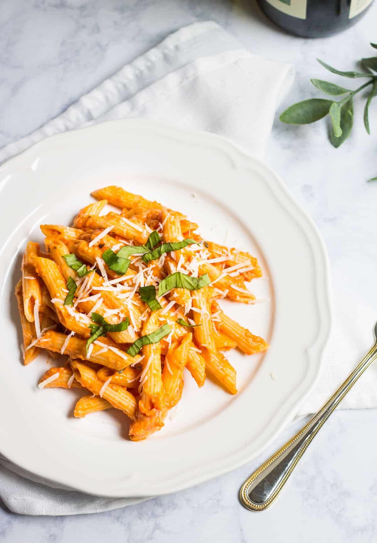 Pasta with Tomato Cream Sauce (sauce tomate à la crème): Creamy pasta that tastes like it was made my a professional chef! Recipe via MonPetitFour.com