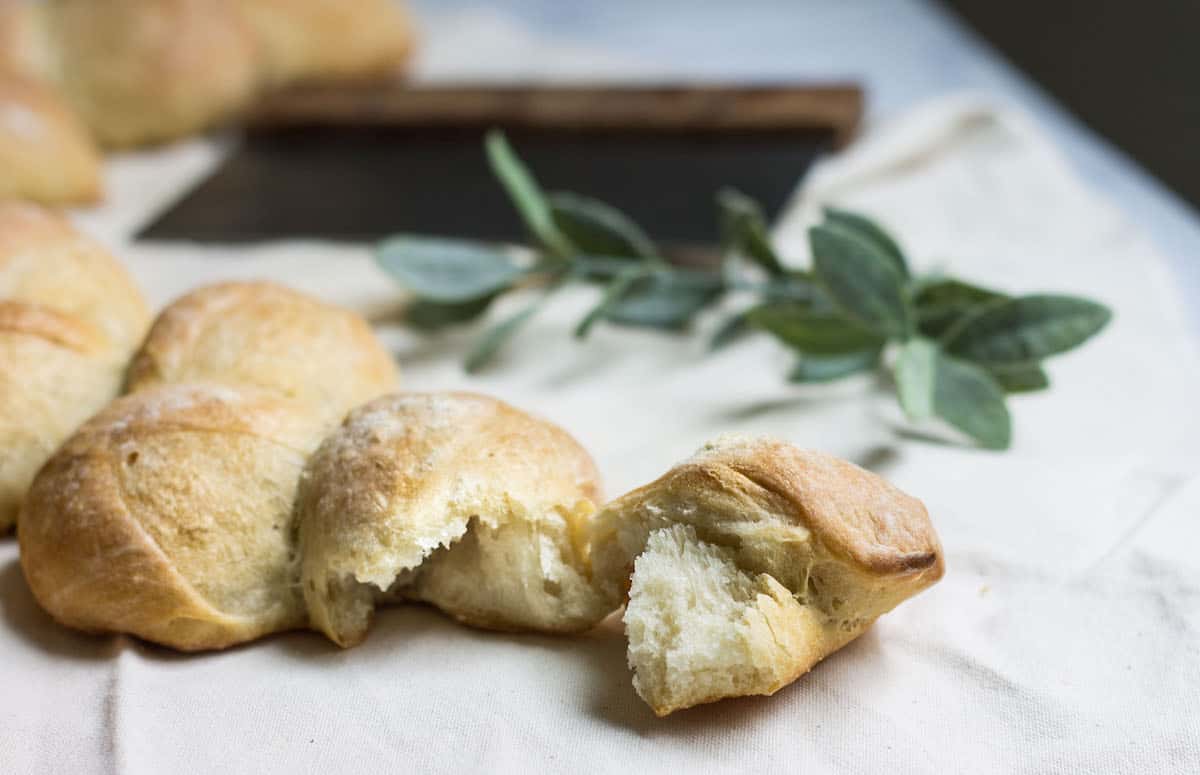 Wheat Stalk Bread (Pain d'Epi): An uncomplicated, but totally impressive French bread you can make at home! Recipe via MonPetitFour.com