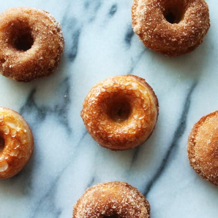 cinnamon baked doughnuts