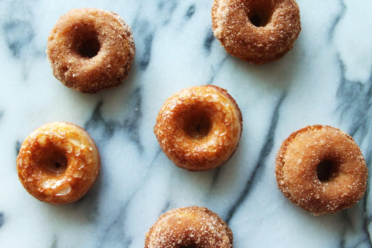 cinnamon baked doughnuts