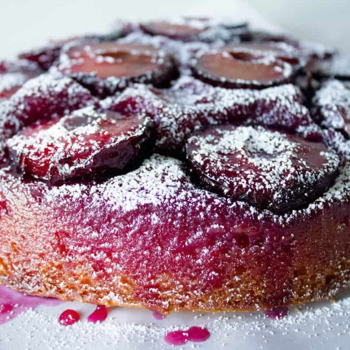plum tarte tatin (cake tatin) image