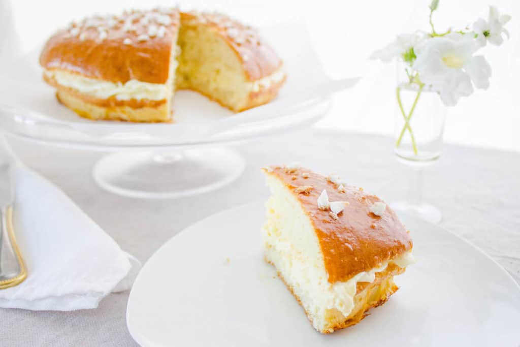 Tarte Tropézienne pastry slice