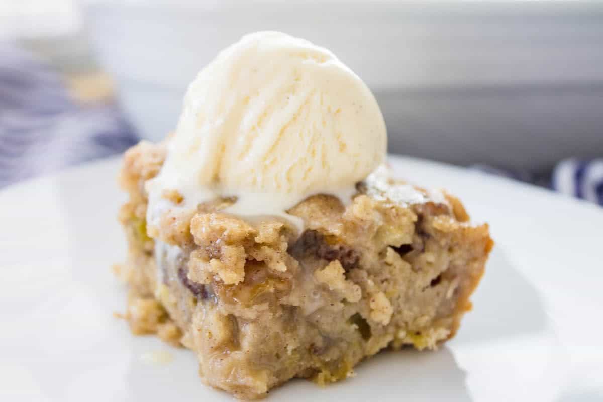 apple spice cake slice close-up shot