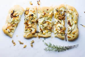 apple chevre flatbread