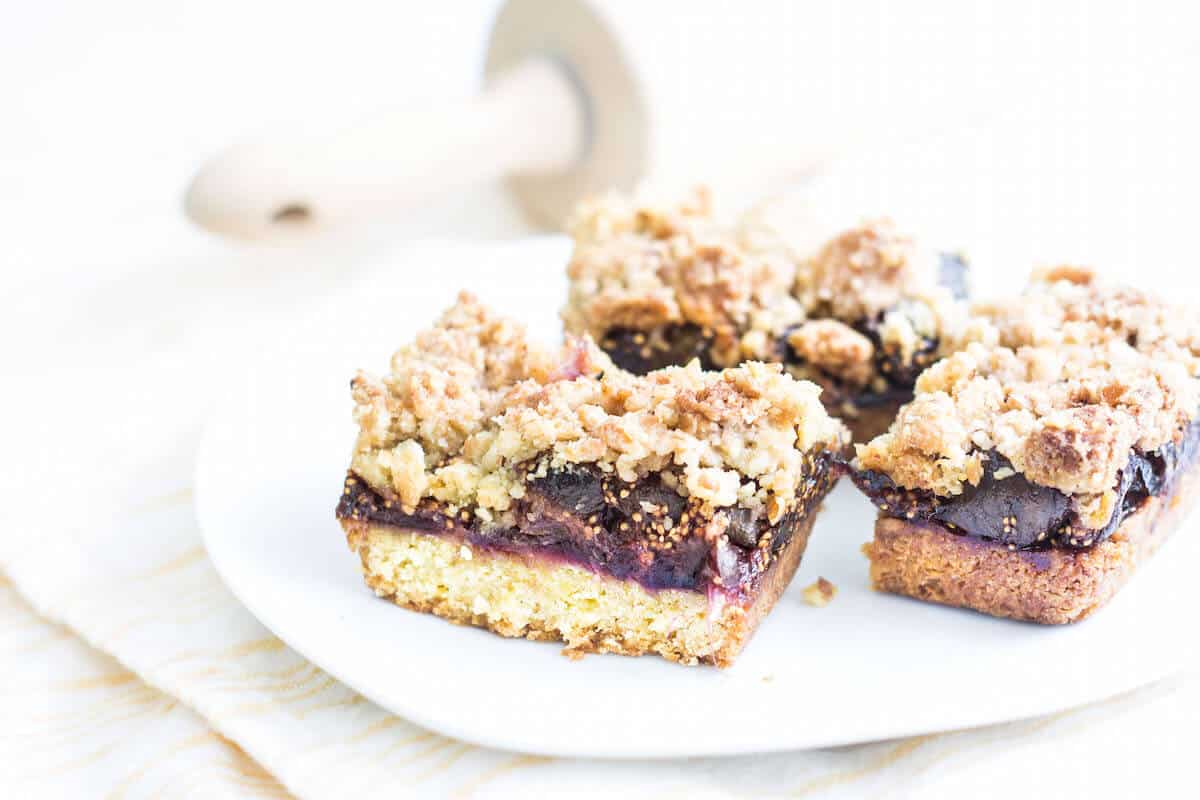 Fig Crumble Bars (made with fig jam)