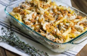 French Onion Pasta Bake - A warm and cozy meal reminiscent of French onion soup! Recipe via MonPetitFour.com