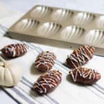 Chocolate Madeleines: Rich and moist, little chocolate cakes! Recipe via MonPetitFour.com