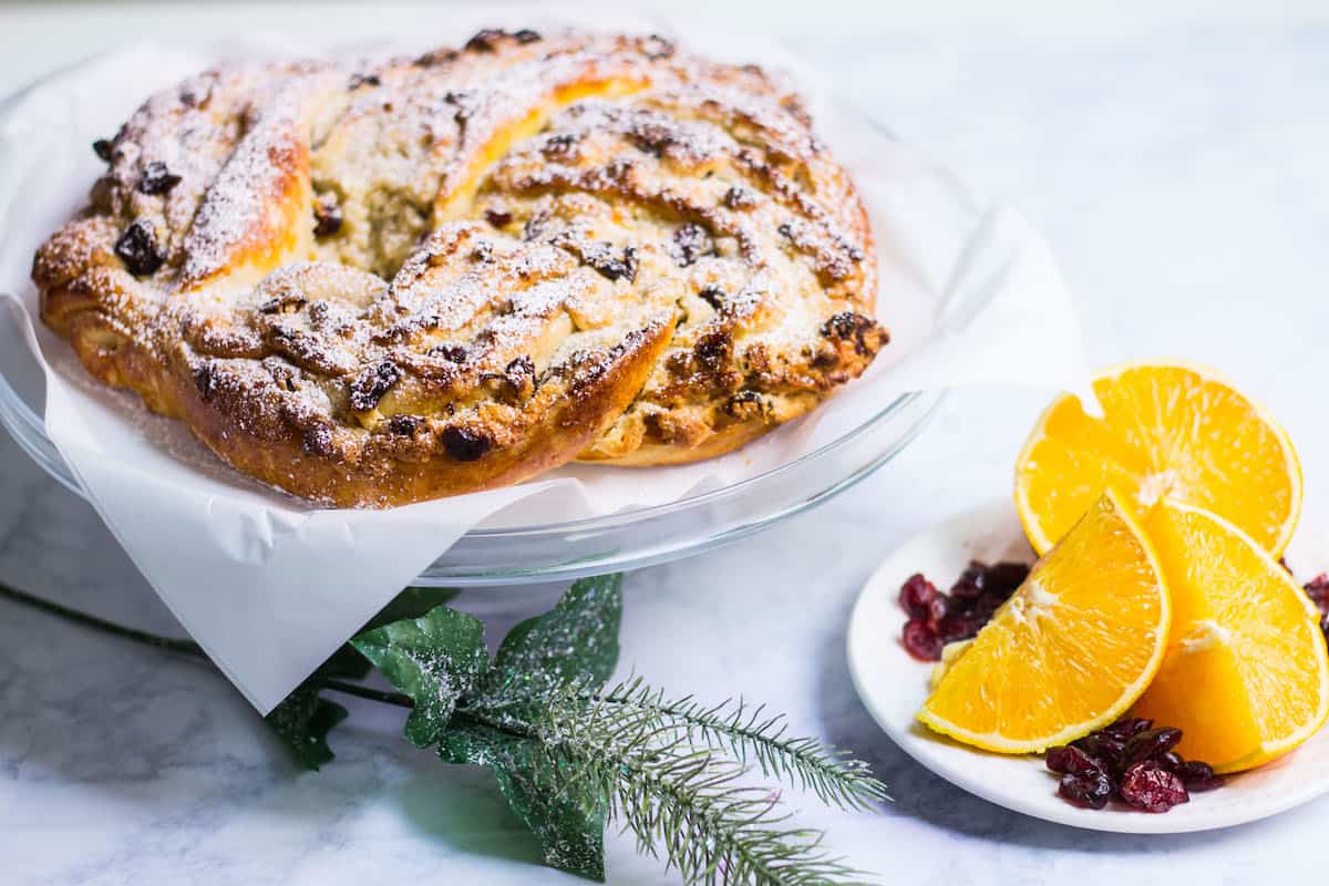 Couronne with Cranberries and Pecans: a holiday bread wreath perfect for breakfast! Recipe via MonPetitFour.com