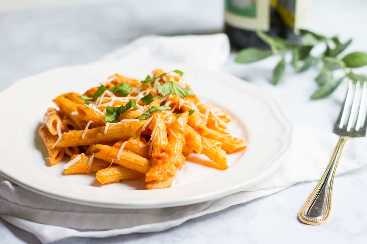 Pasta with Tomato Cream Sauce (sauce tomate à la crème): Creamy pasta that tastes like it was made my a professional chef! Recipe via MonPetitFour.com