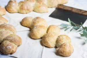 Wheat Stalk Bread (Pain d'Epi): An uncomplicated, but totally impressive French bread you can make at home! Recipe via MonPetitFour.com