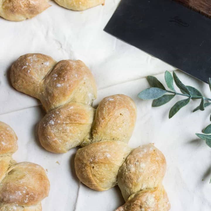 Wheat Stalk Bread (Pain d'Epi): An uncomplicated, but totally impressive French bread you can make at home! Recipe via MonPetitFour.com
