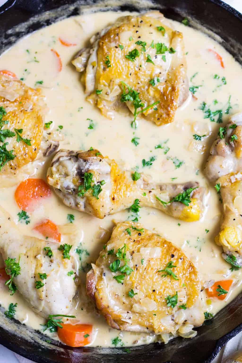 poached chicken in white wine cream sauce image