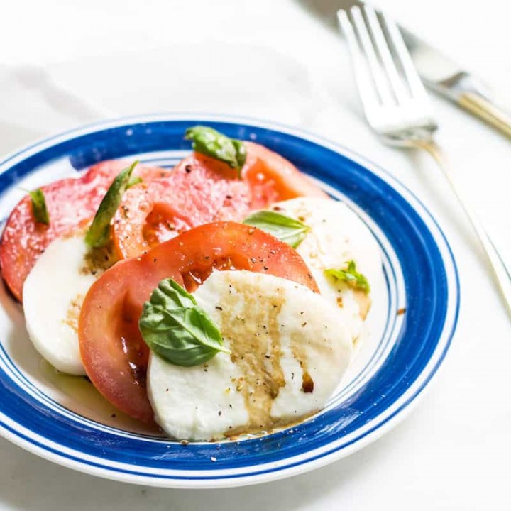 Tomato Mozzarella Salad with fresh basil! Recipe via MonPetitFour.com