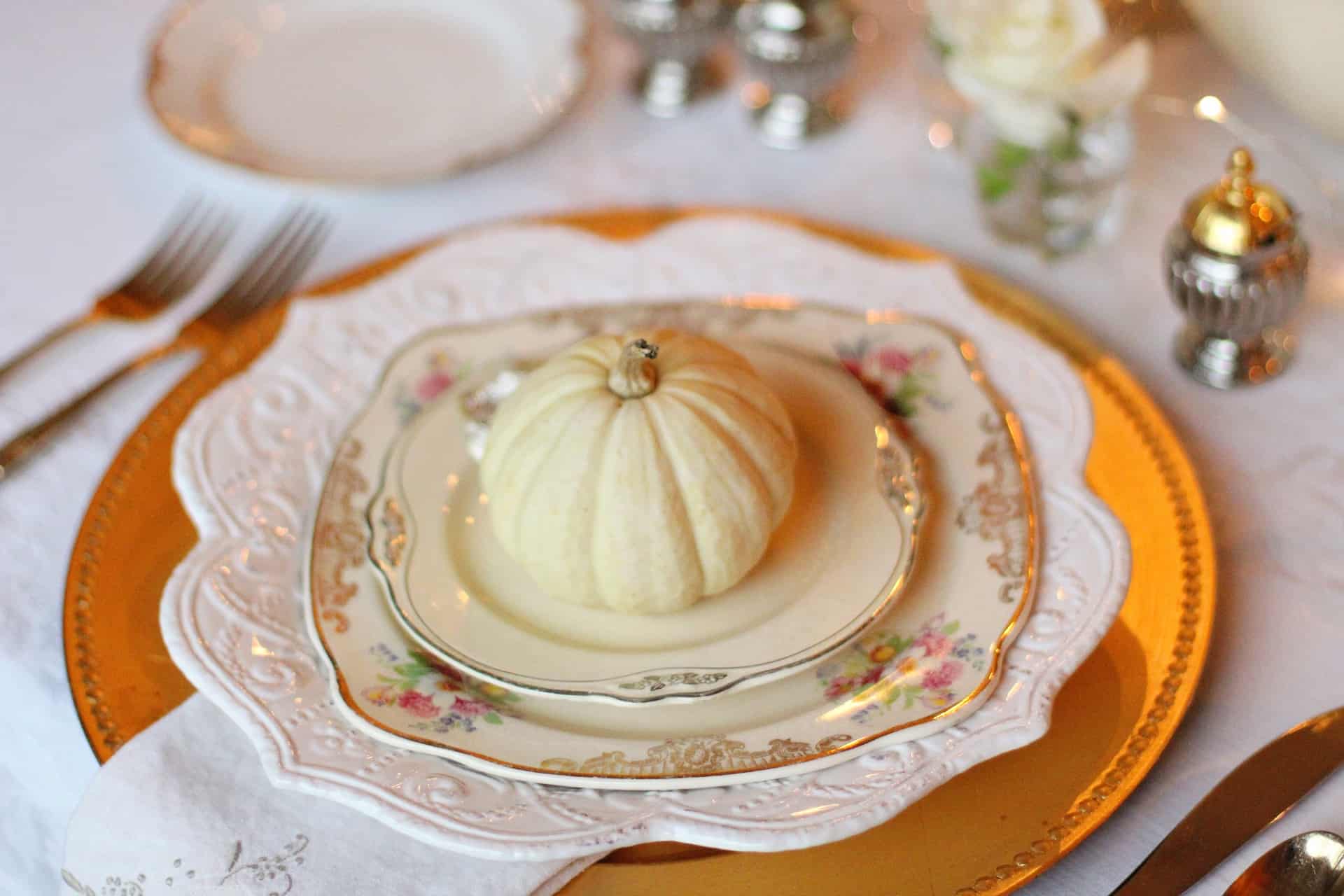How to Set up A Formal Table - Formal Dinner Table