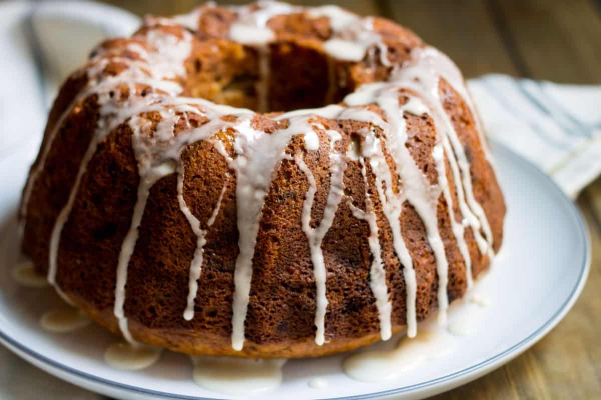 Apple Bundt Cake: a delicious and easy fall cake recipe made with apples, bananas, and fall spices. Recipe via MonPetitFour.com