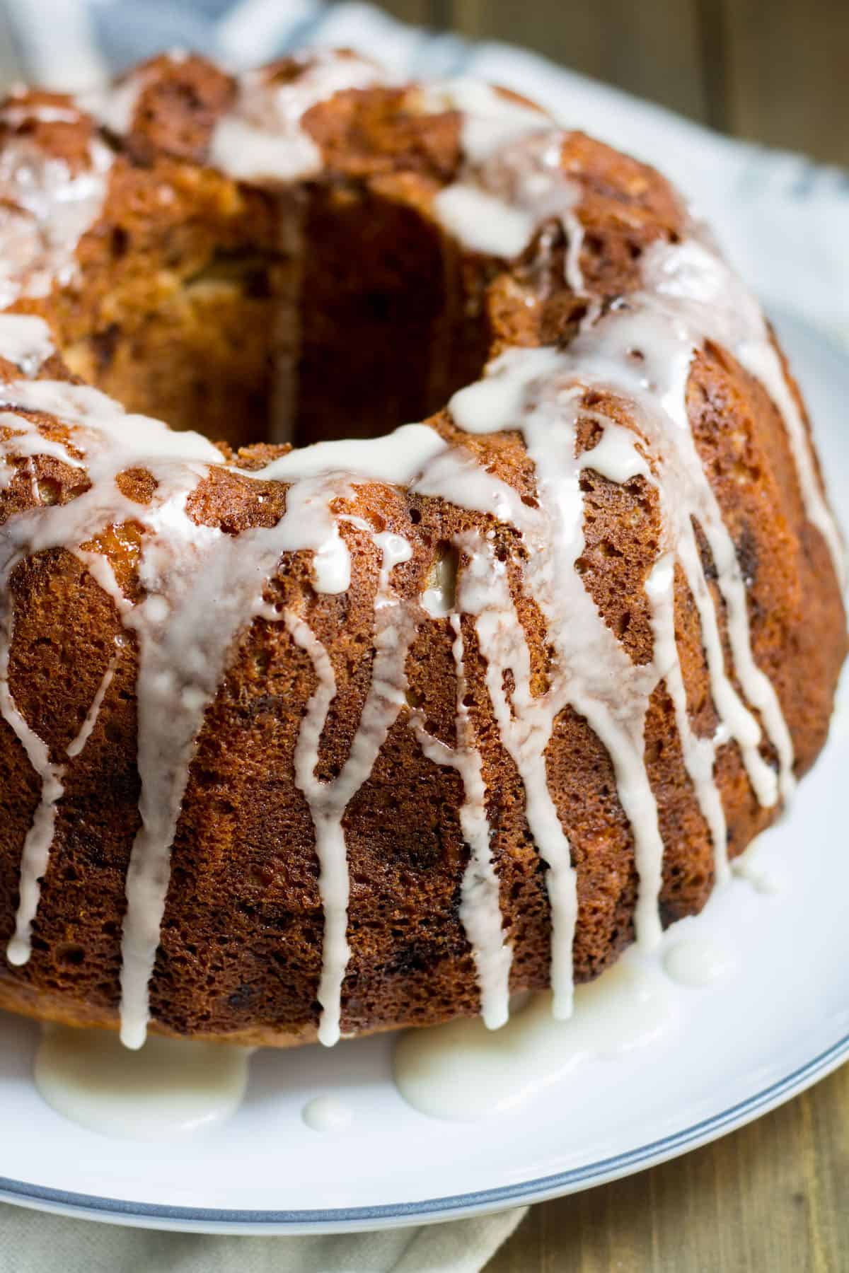 Apple Bundt Cake: a delicious and easy fall cake recipe made with apples, bananas, and fall spices. Recipe via MonPetitFour.com
