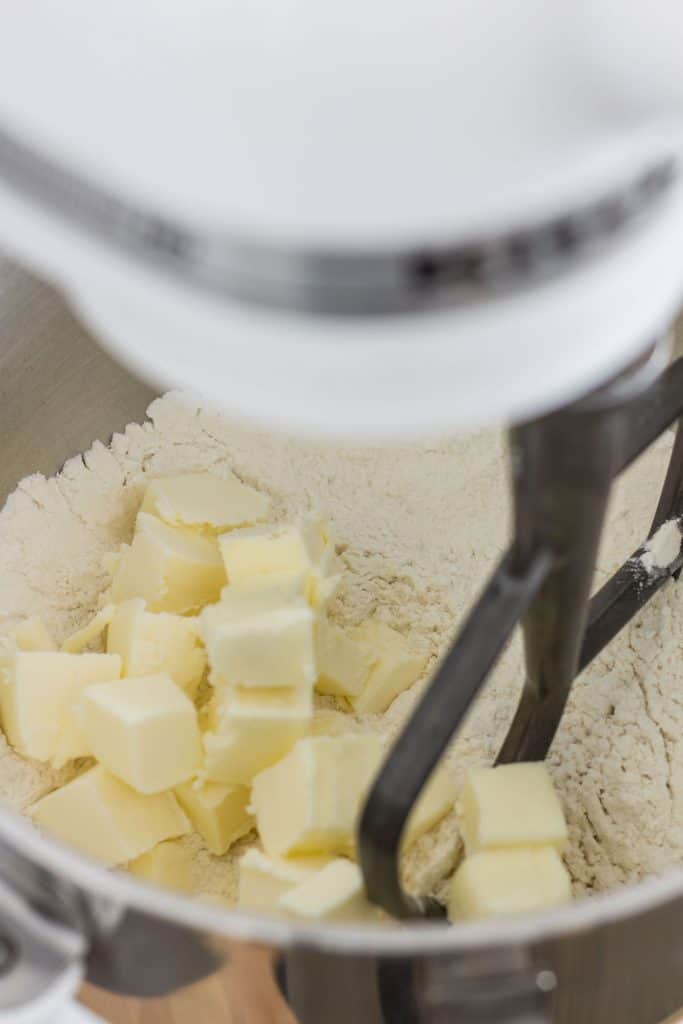 Homemade Pie Crust Recipe: a easy, go-to pie crust made with all butter. Recipe via MonPetitFour.com