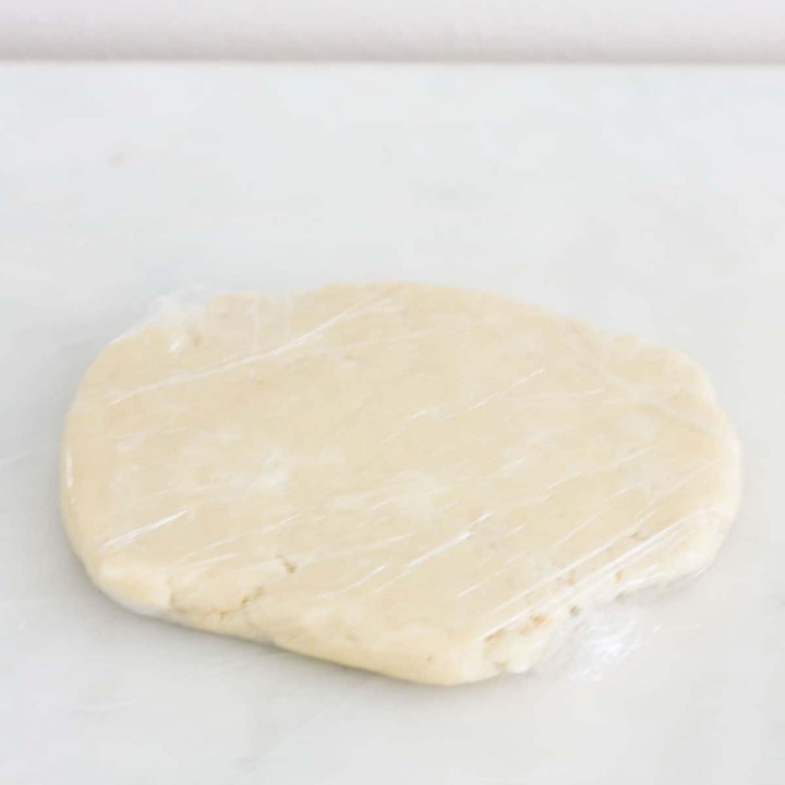 Homemade Pie Crust Recipe: a easy, go-to pie crust made with all butter. Recipe via MonPetitFour.com