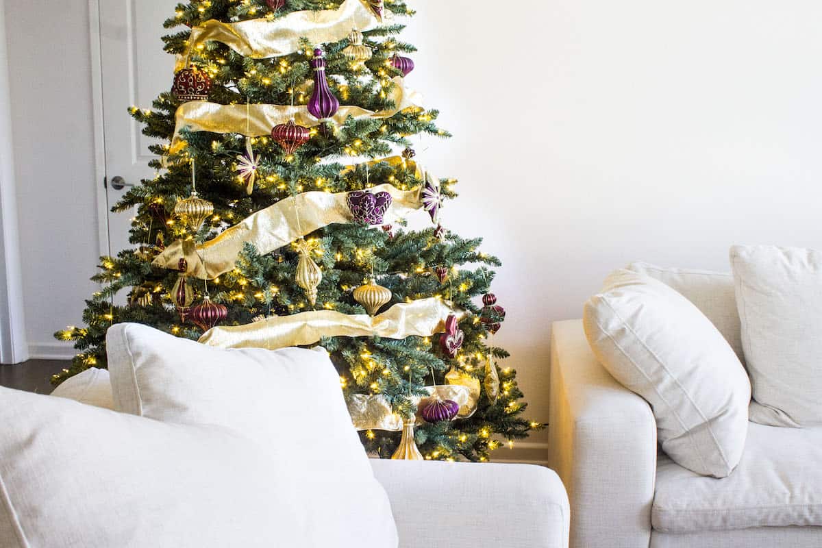 A French-inspired Christmas tree. In partnership with Balsam Hill. #BalsamHill #sponsored via MonPetitFour.com