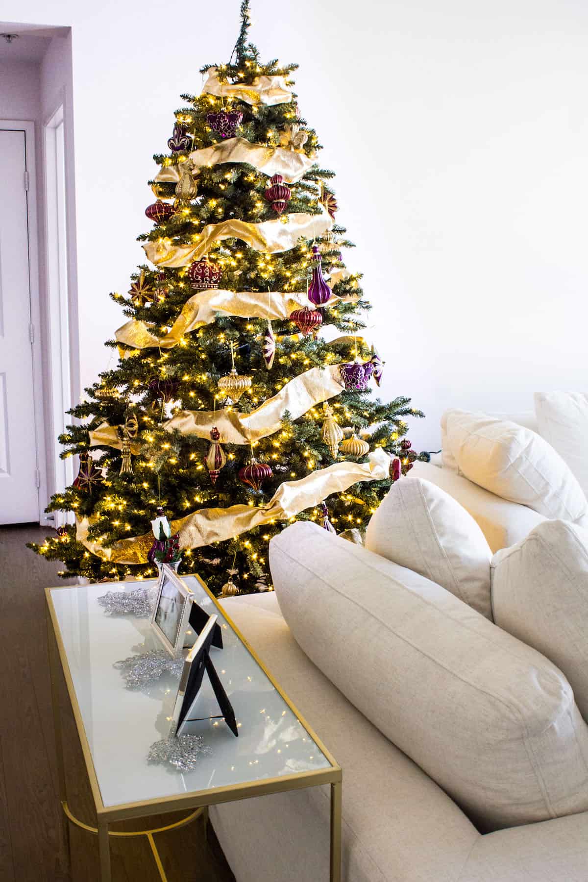 A French-inspired Christmas tree. In partnership with Balsam Hill. #BalsamHill #sponsored via MonPetitFour.com