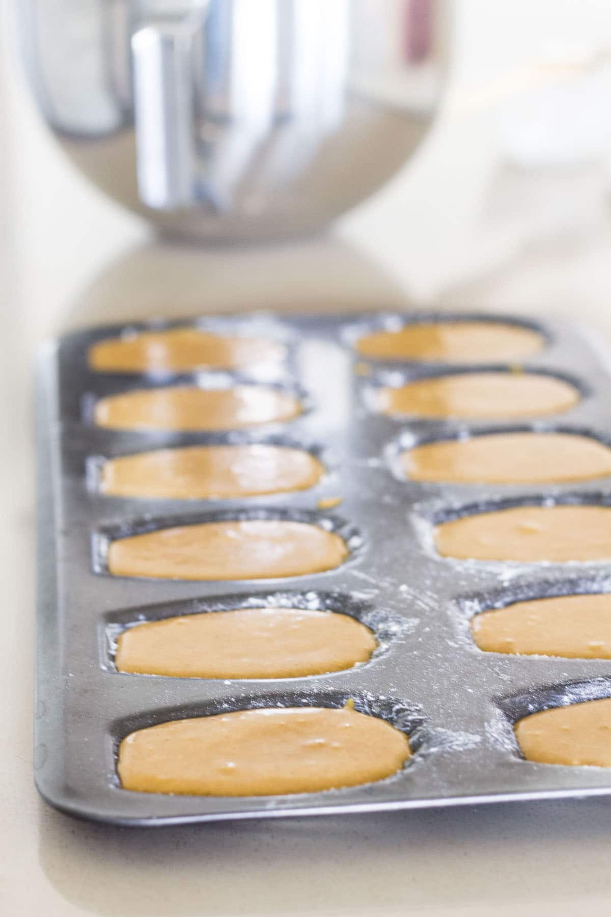 Gingerbread Madeleines: lightly spiced and easy French butter cakes. Recipe via MonPetitFour.com