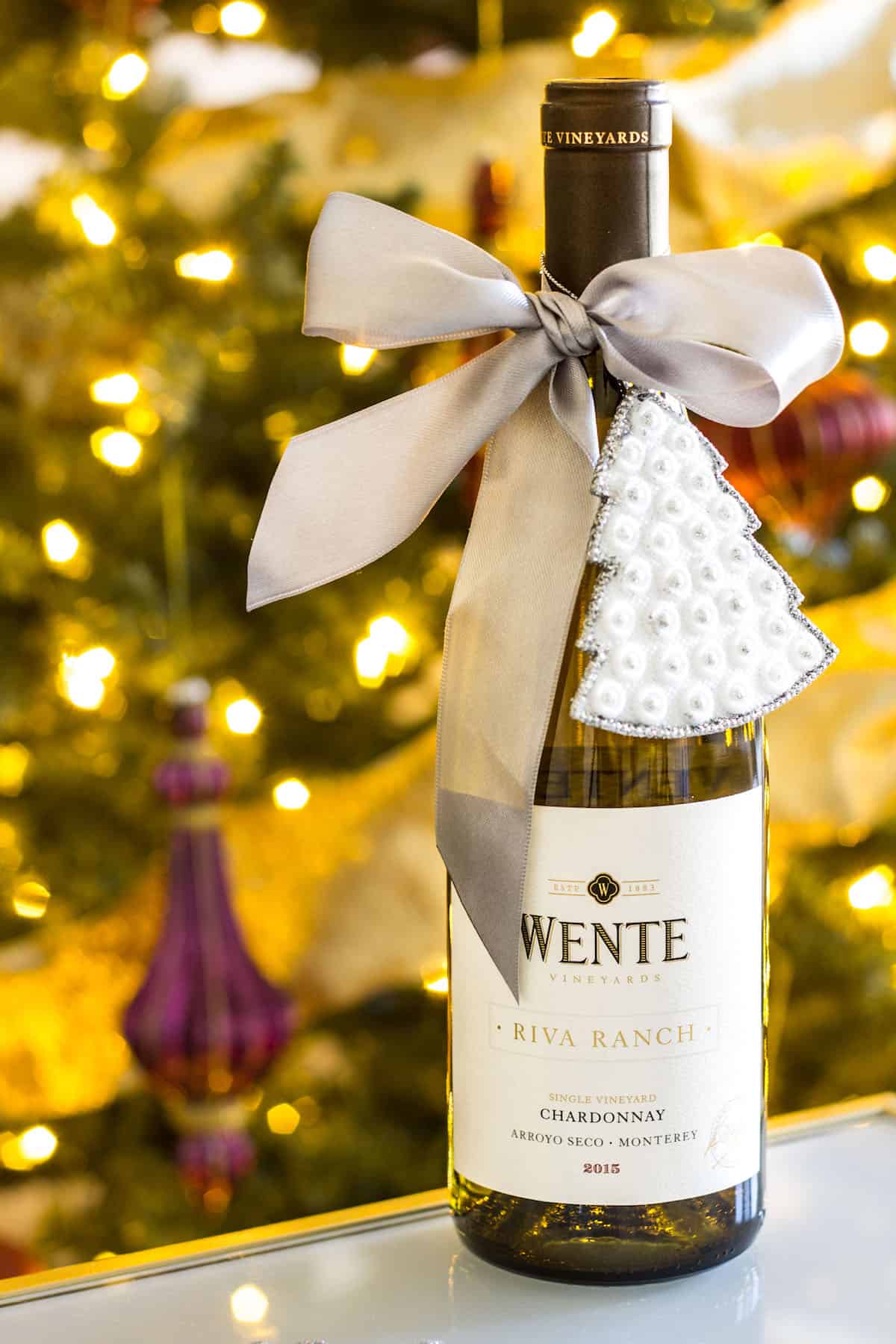 Quick and Easy Holiday Hostess Gift via MonPetitFour.com #MakeTime #ad