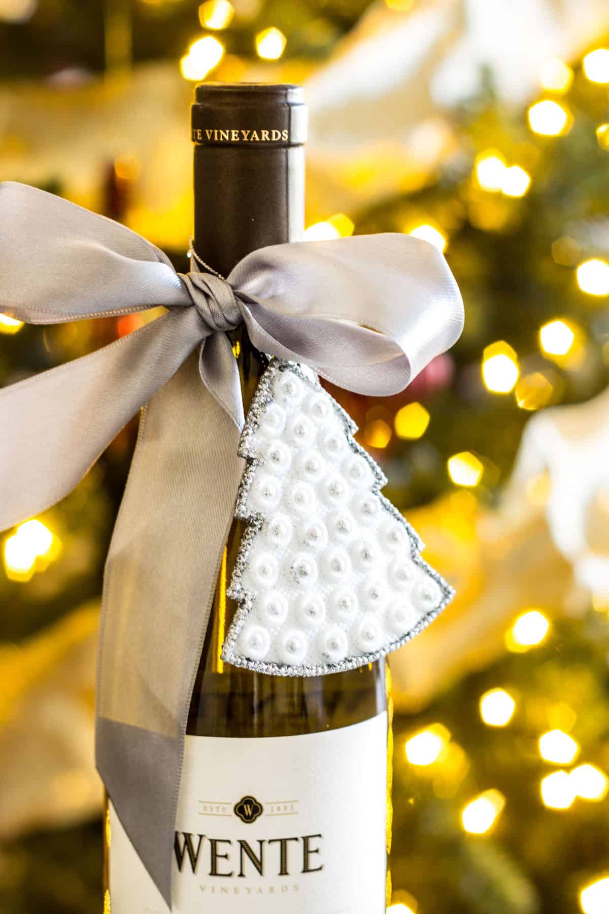 Quick and Easy Holiday Hostess Gift via MonPetitFour.com #MakeTime #ad