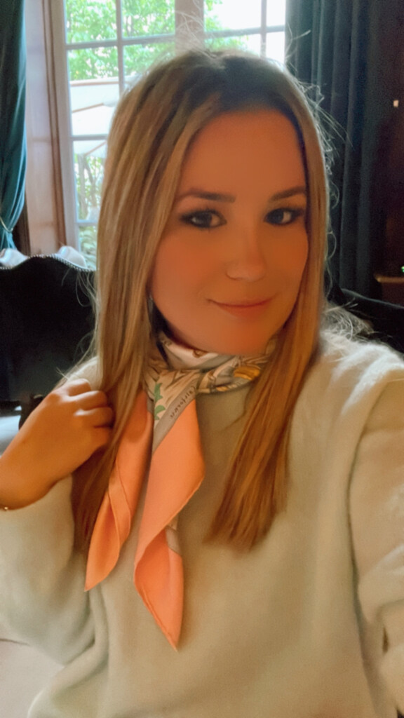 scarf knot