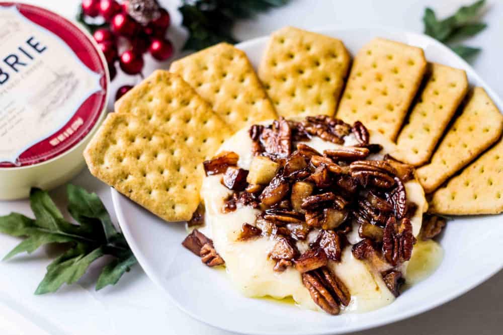 Baked Brie Recipe with Apples and Pecans featured image