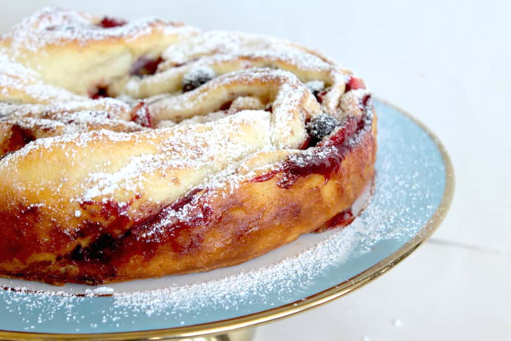 braided bread from the side image