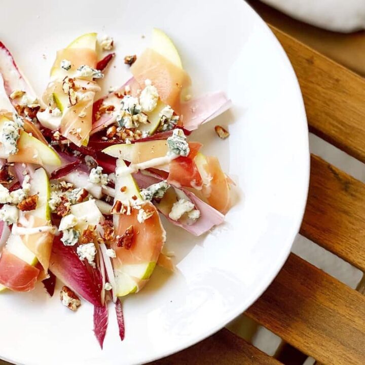 Endive Salad Recipe with Pears and Blue Cheese