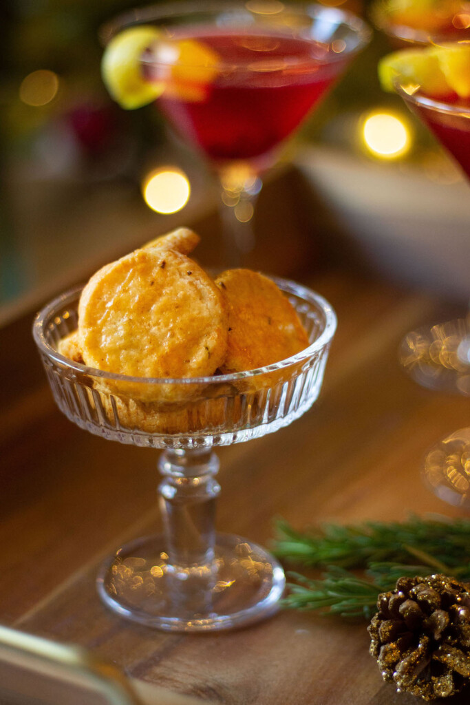 cheddar crackers apero image