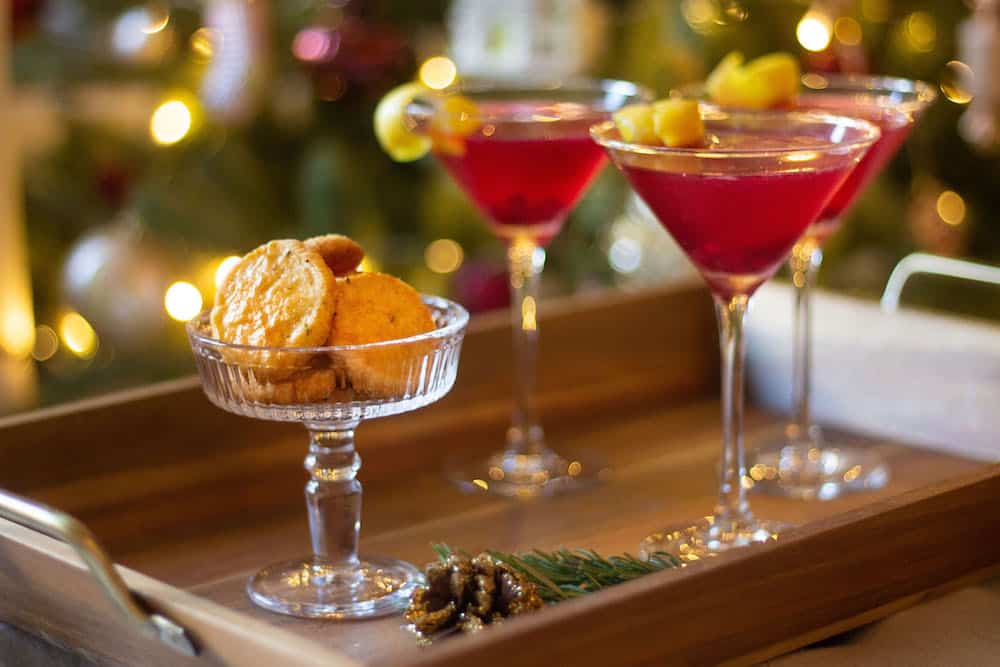 cheddar crackers recipe with cocktails image