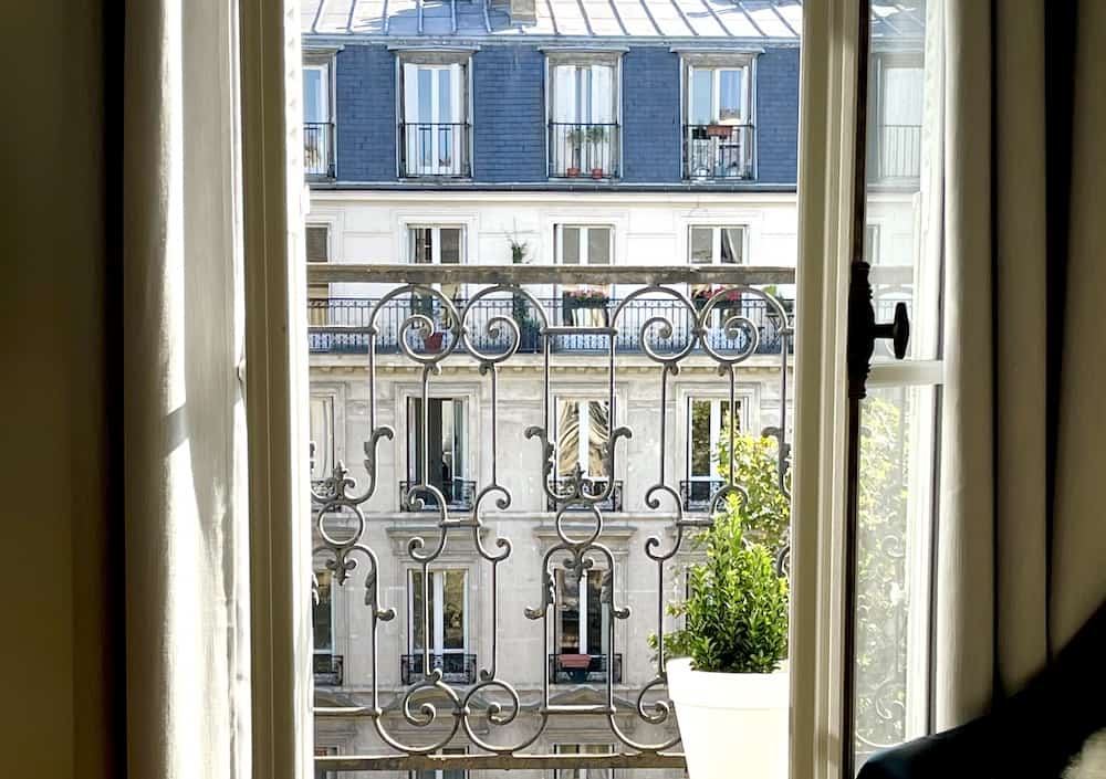 french home decor - paris apartment