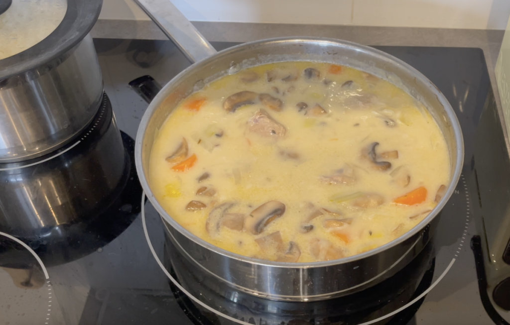 blanquette de veau recipe in pot cooking