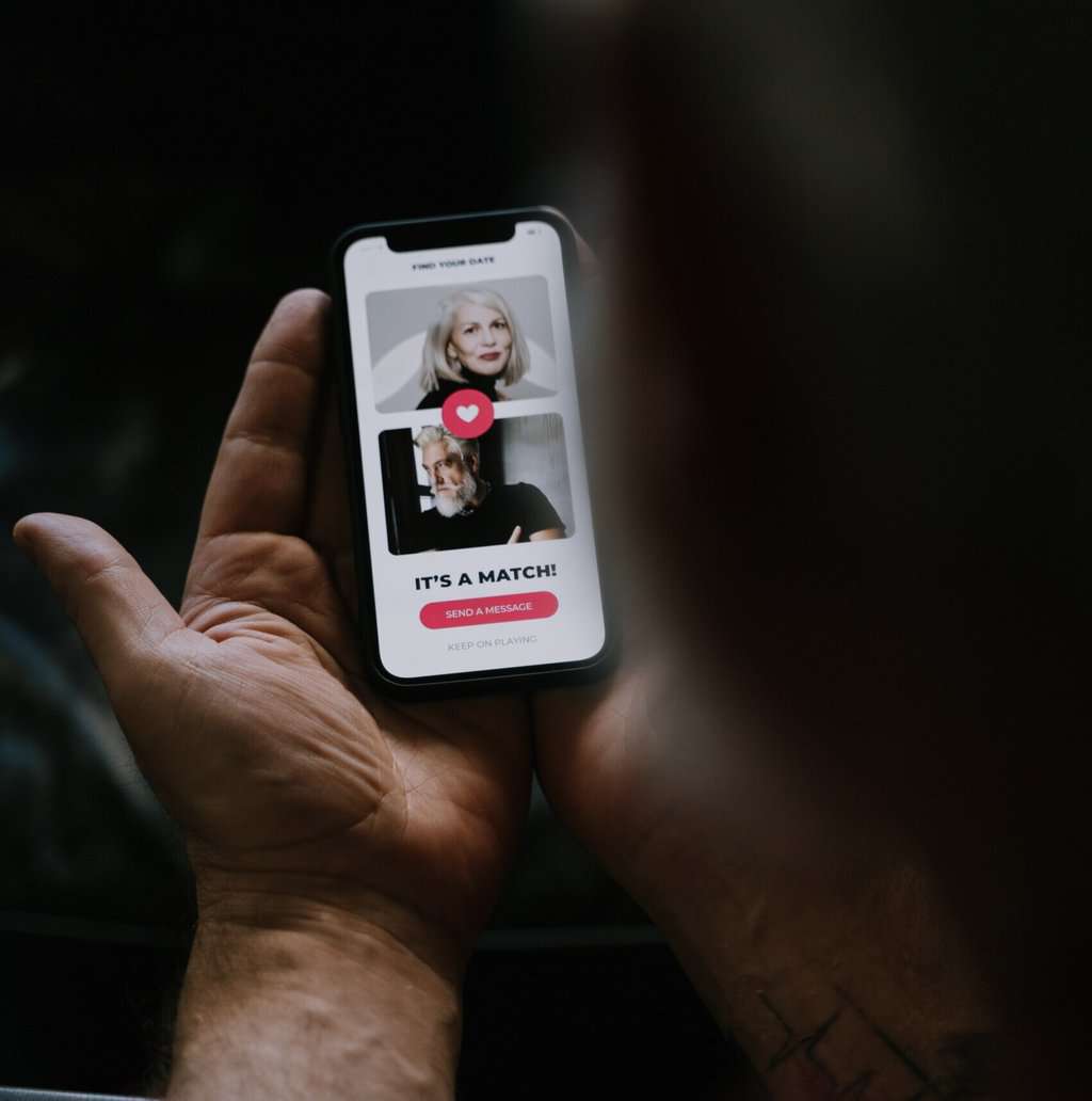 Do You Need to Be on Apps to Meet Your Perfect Person? – s1ep34