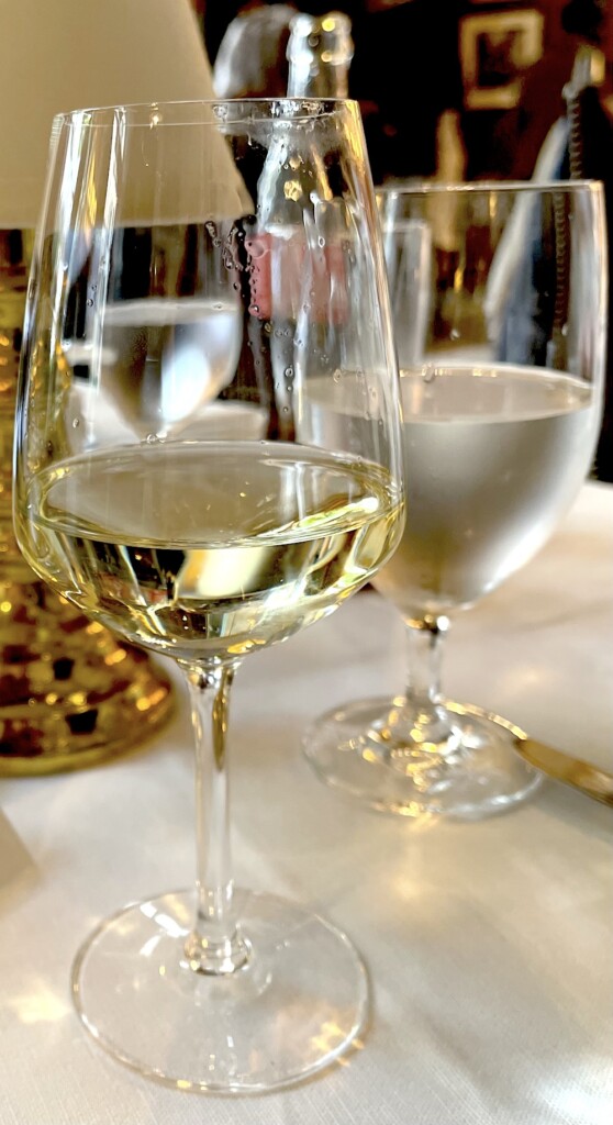 pouilly fumé in a glass