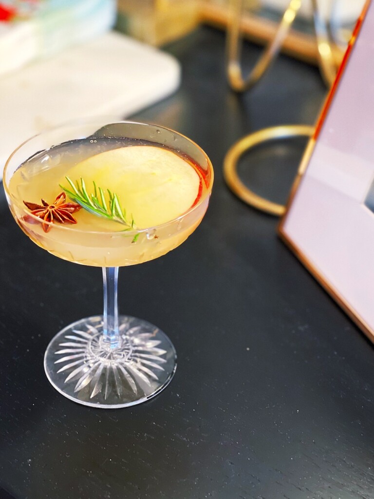 spiced cider cocktail